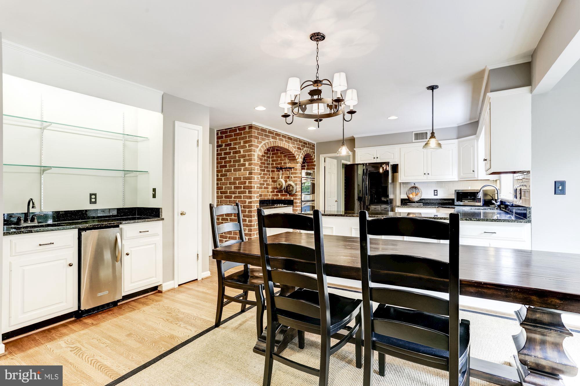 23208 Peach Tree Road Clarksburg, MD 20871 - Photo 16 of 51 Remodeled kitchen