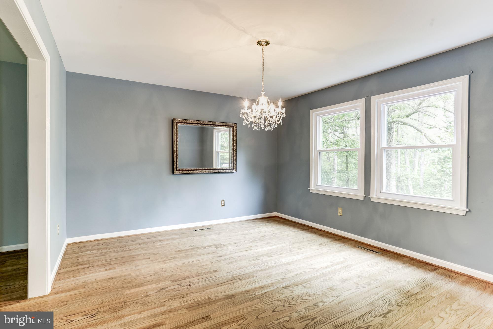 23208 Peach Tree Road Clarksburg, MD 20871 - Photo 19 of 51 Dining room