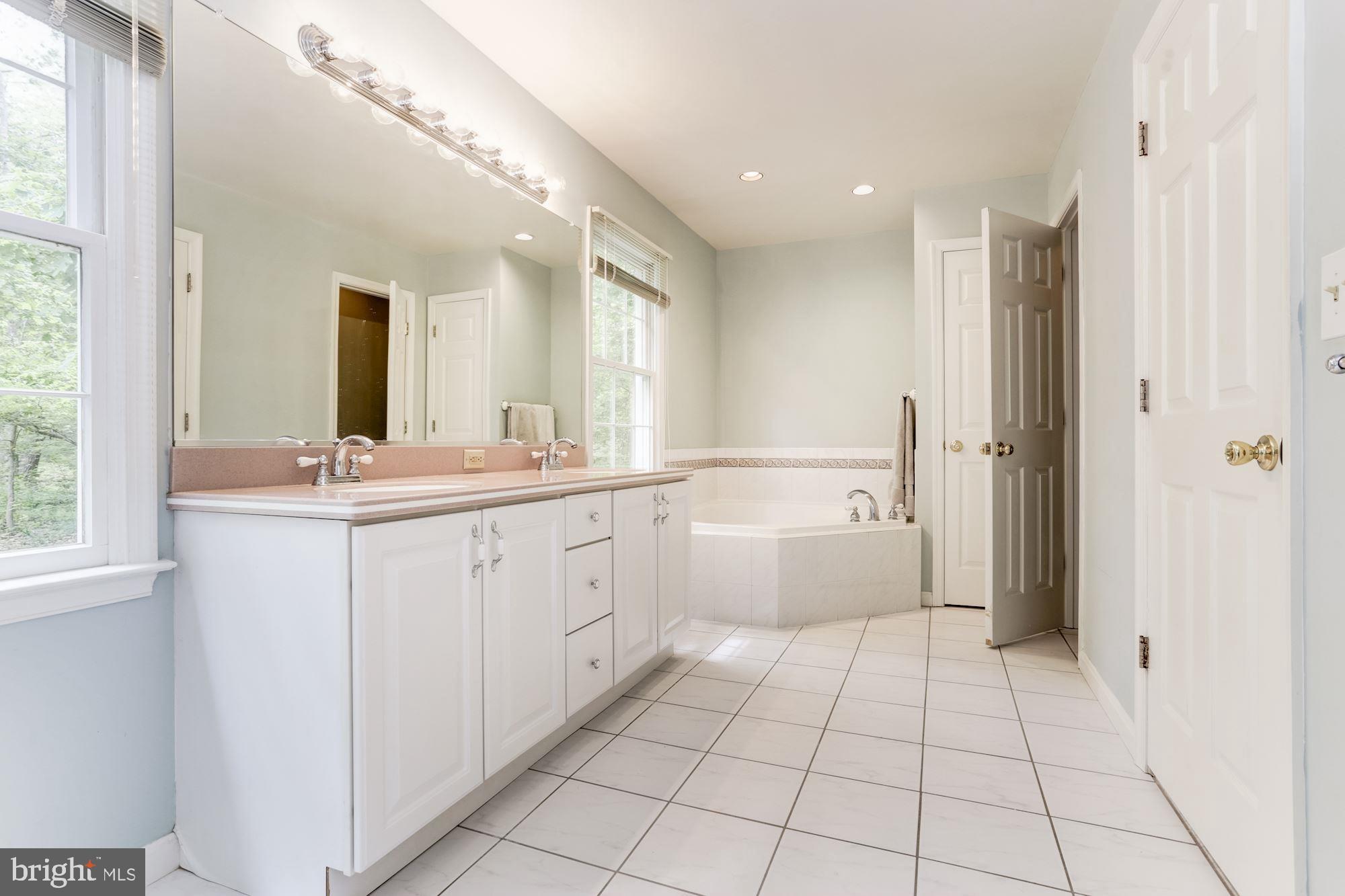 23208 Peach Tree Road Clarksburg, MD 20871 - Photo 25 of 51 Master bathroom