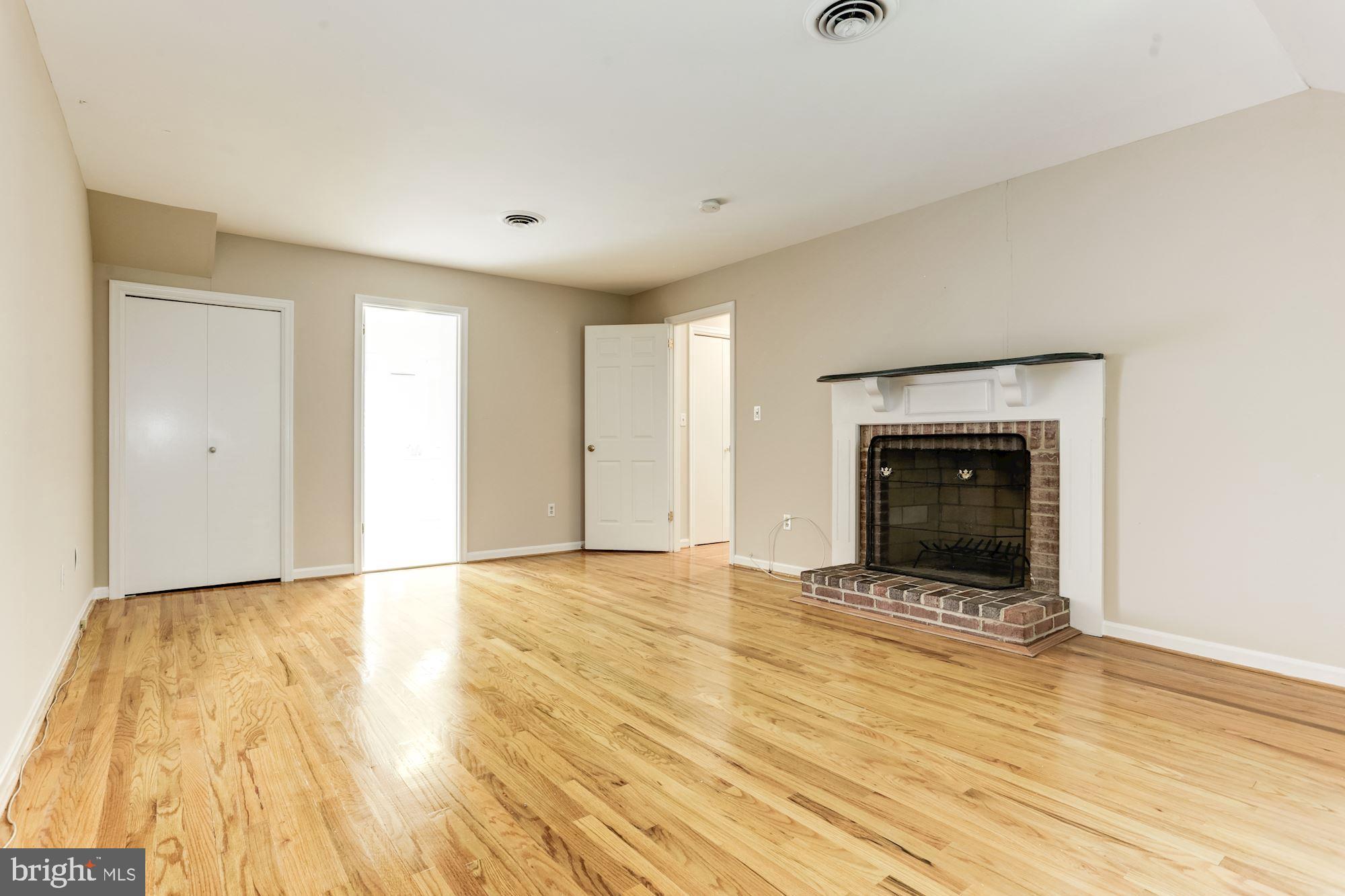 23208 Peach Tree Road Clarksburg, MD 20871 - Photo 28 of 51 Second level fireplace