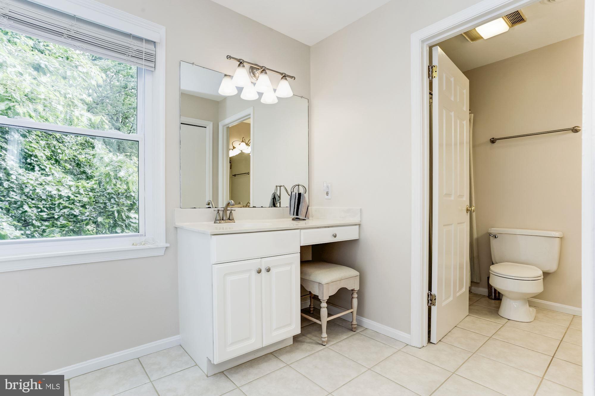 23208 Peach Tree Road Clarksburg, MD 20871 - Photo 30 of 51 Full bathroom off second level suite
