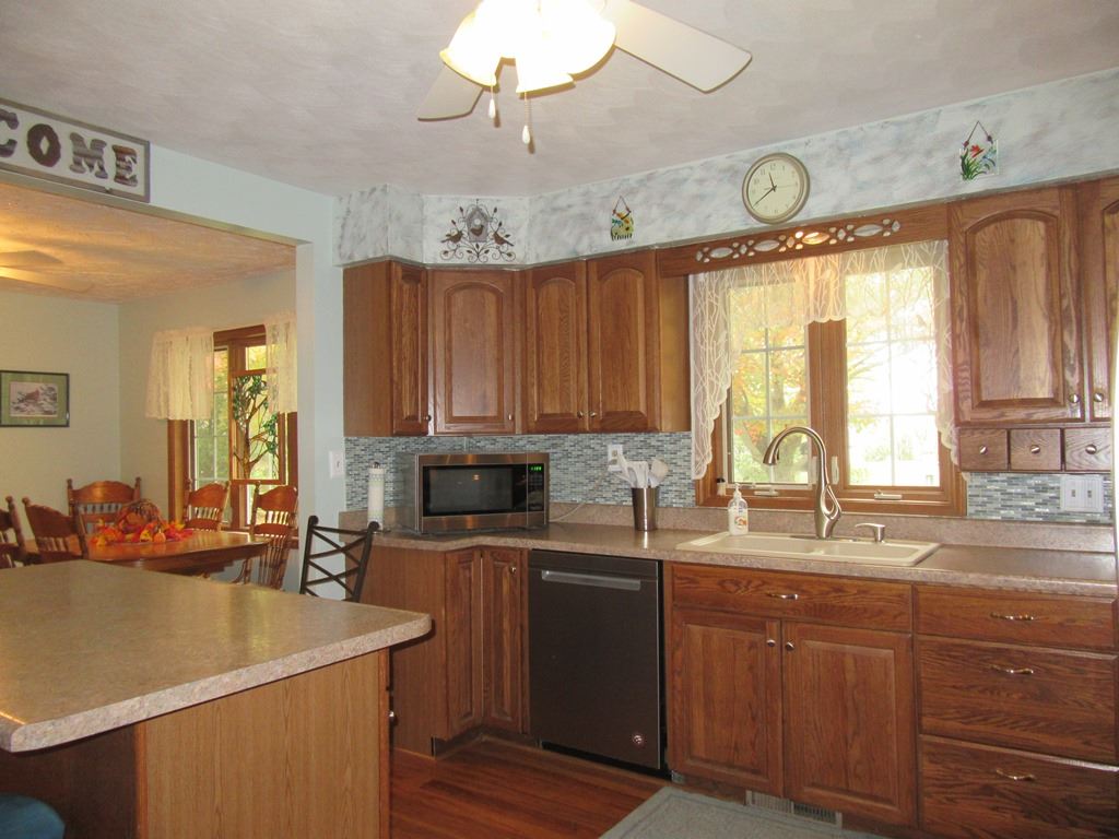 6904 133rd Avenue West Taylor Ridge, IL 61284 - Photo 11 of 30 Gallery Image 11