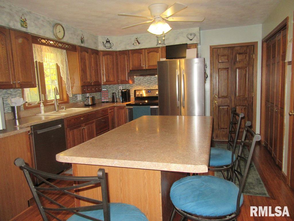 6904 133rd Avenue West Taylor Ridge, IL 61284 - Photo 12 of 30 Gallery Image 12