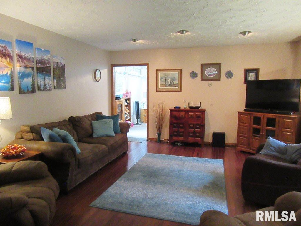 6904 133rd Avenue West Taylor Ridge, IL 61284 - Photo 17 of 30 Gallery Image 17