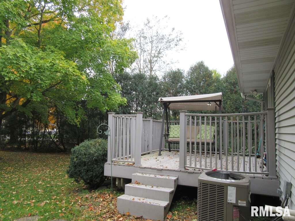 6904 133rd Avenue West Taylor Ridge, IL 61284 - Photo 6 of 30 Gallery Image 6