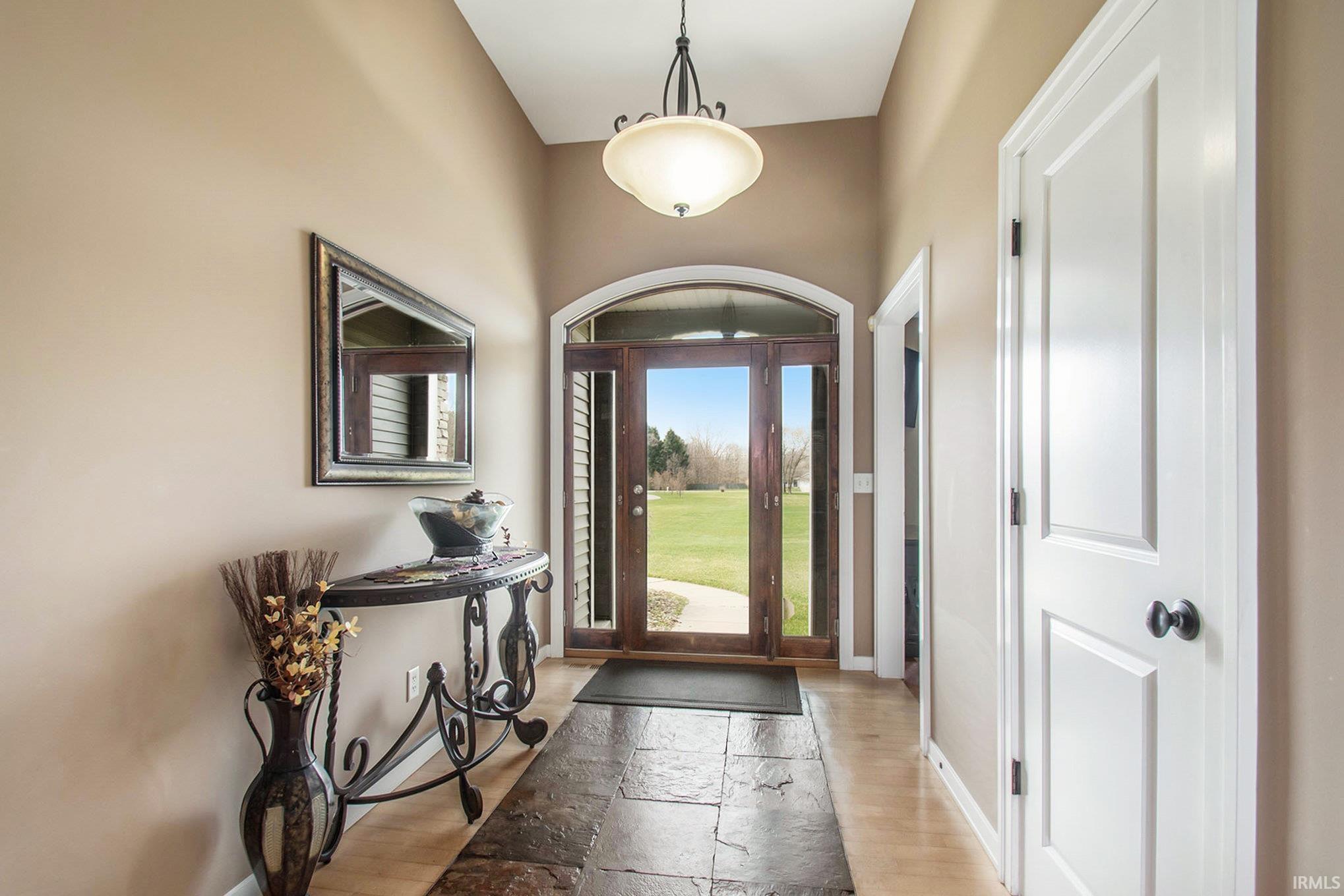 57708 Oakside Road Mishawaka, IN 46544 - Photo 2 of 36 Gallery Image 2