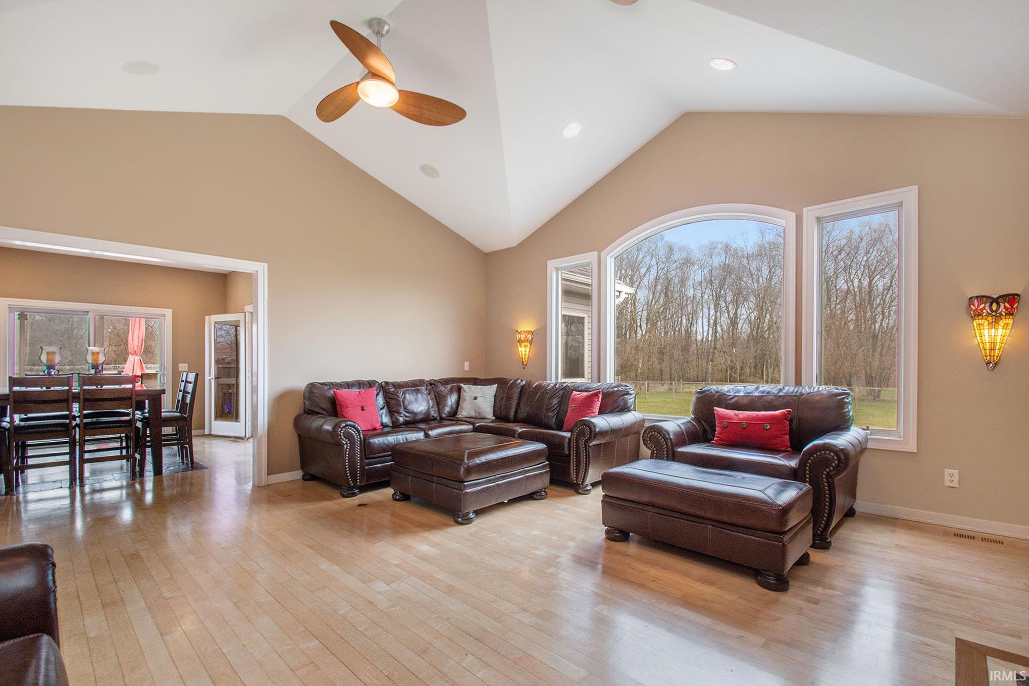 57708 Oakside Road Mishawaka, IN 46544 - Photo 9 of 36 Gallery Image 9