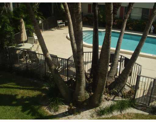 660 Dover Street Boca Raton, FL 33487 - Photo 7 of 15 Additional Photo