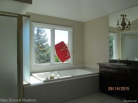 404 Springview Drive Rochester, MI 48307 - Photo 9 of 19 MASTER BATH