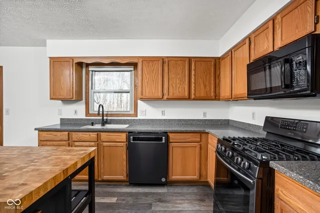 $331,000 | 10699 North Carthage Pike, Carthage, IN 46115