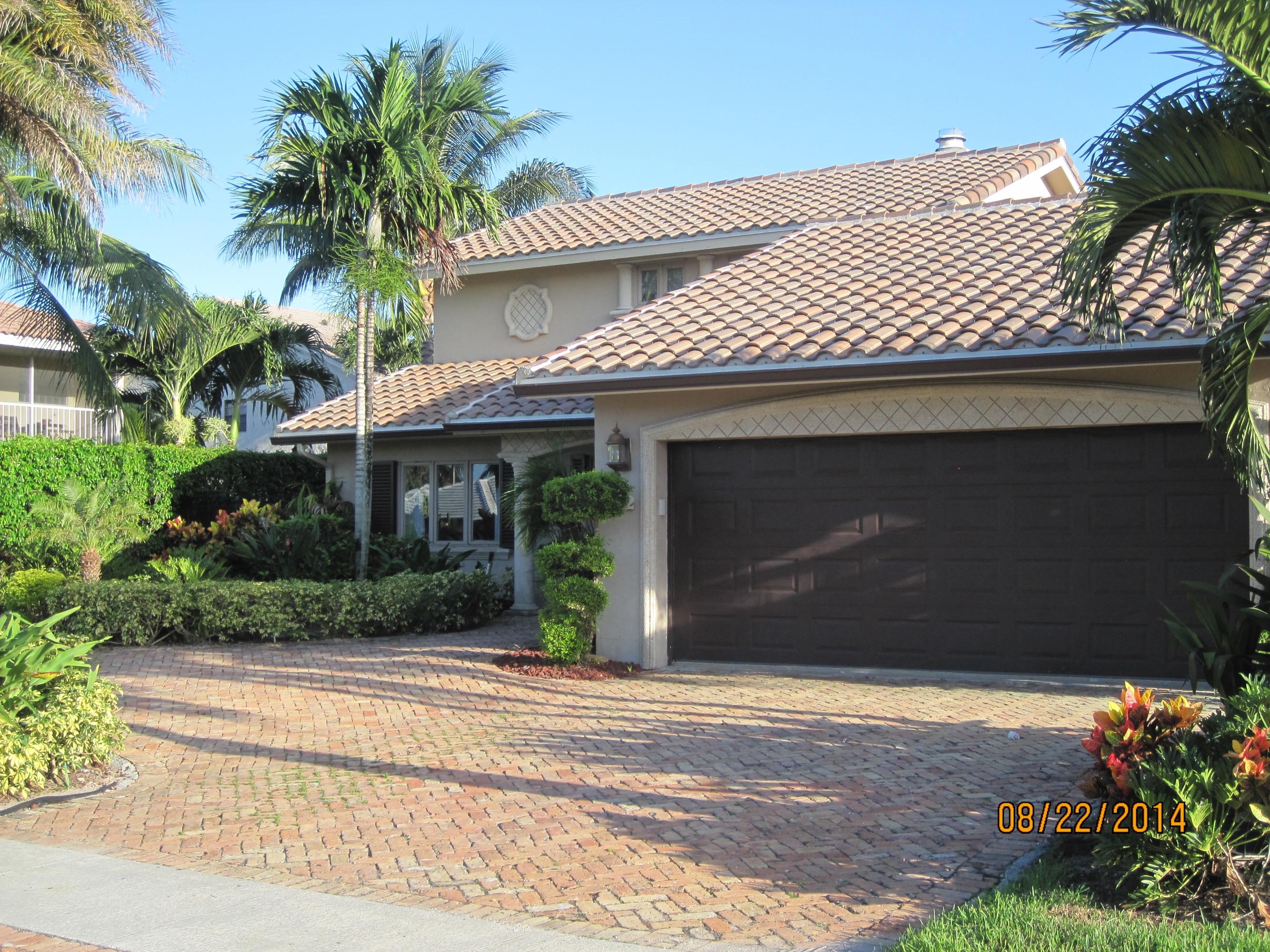 532 Southwest 15th Road Boca Raton, FL 33432 - Photo 23 of 61 Front with Circular Driveway