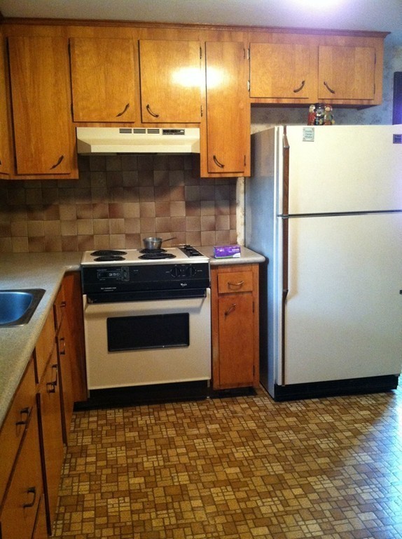 65 Larson Road Stoughton, MA 02072 - Photo 3 of 18 Gallery Image 3