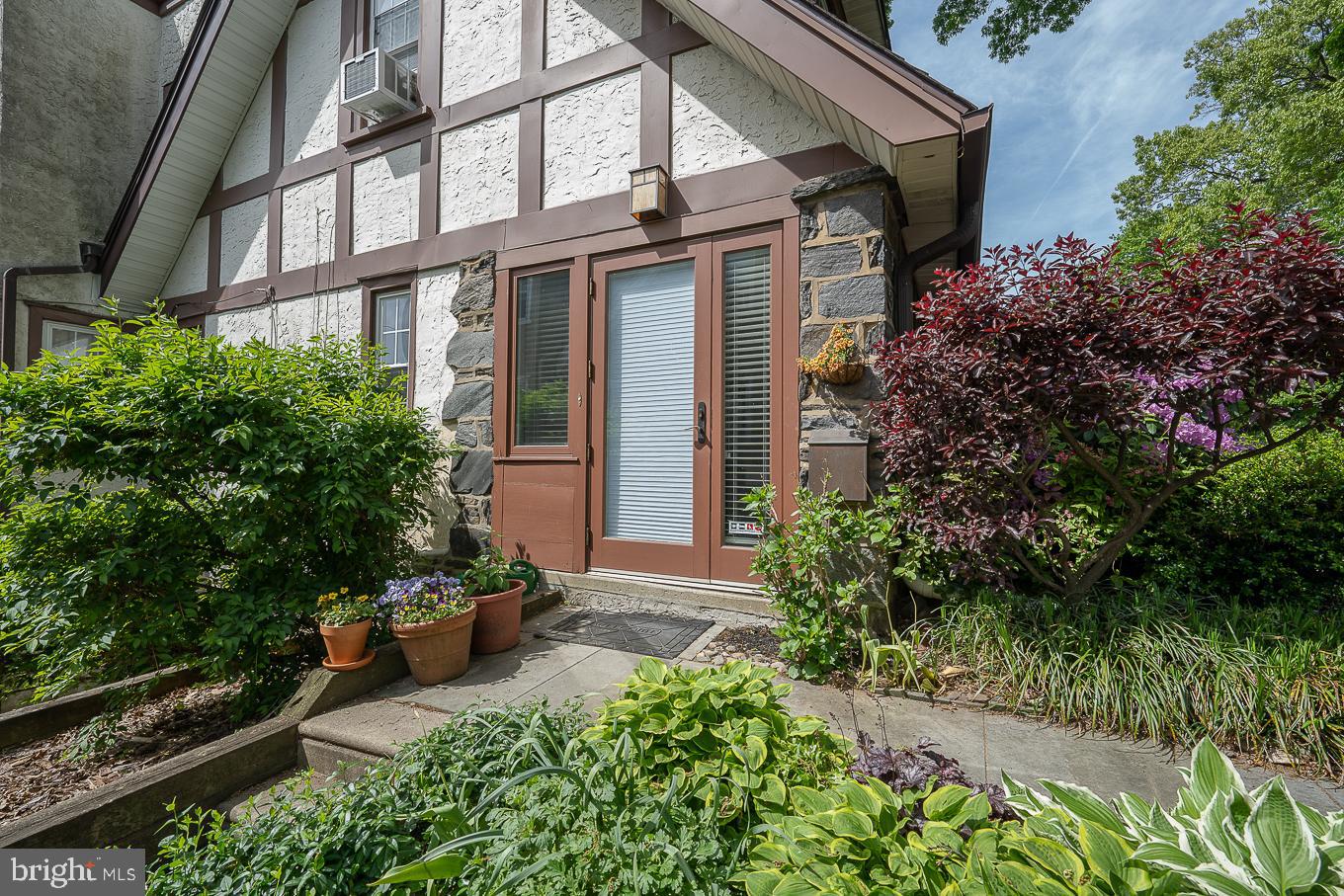 132 Rockland Road Merion Station, PA 19066 - Photo 2 of 26