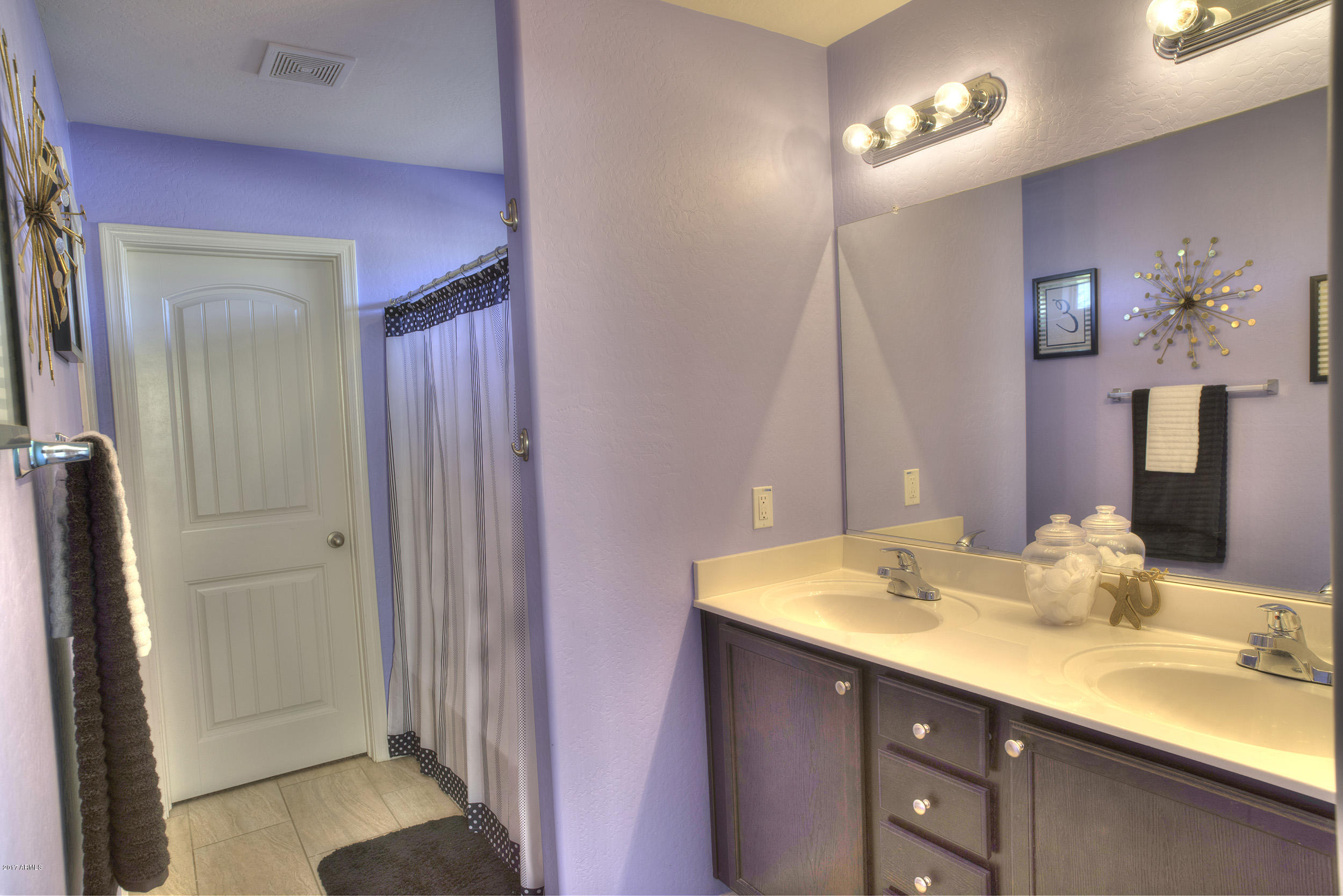 10225 West Camelback Road, Unit 46 Phoenix, AZ 85037 - Photo 14 of 25 Master bathroom