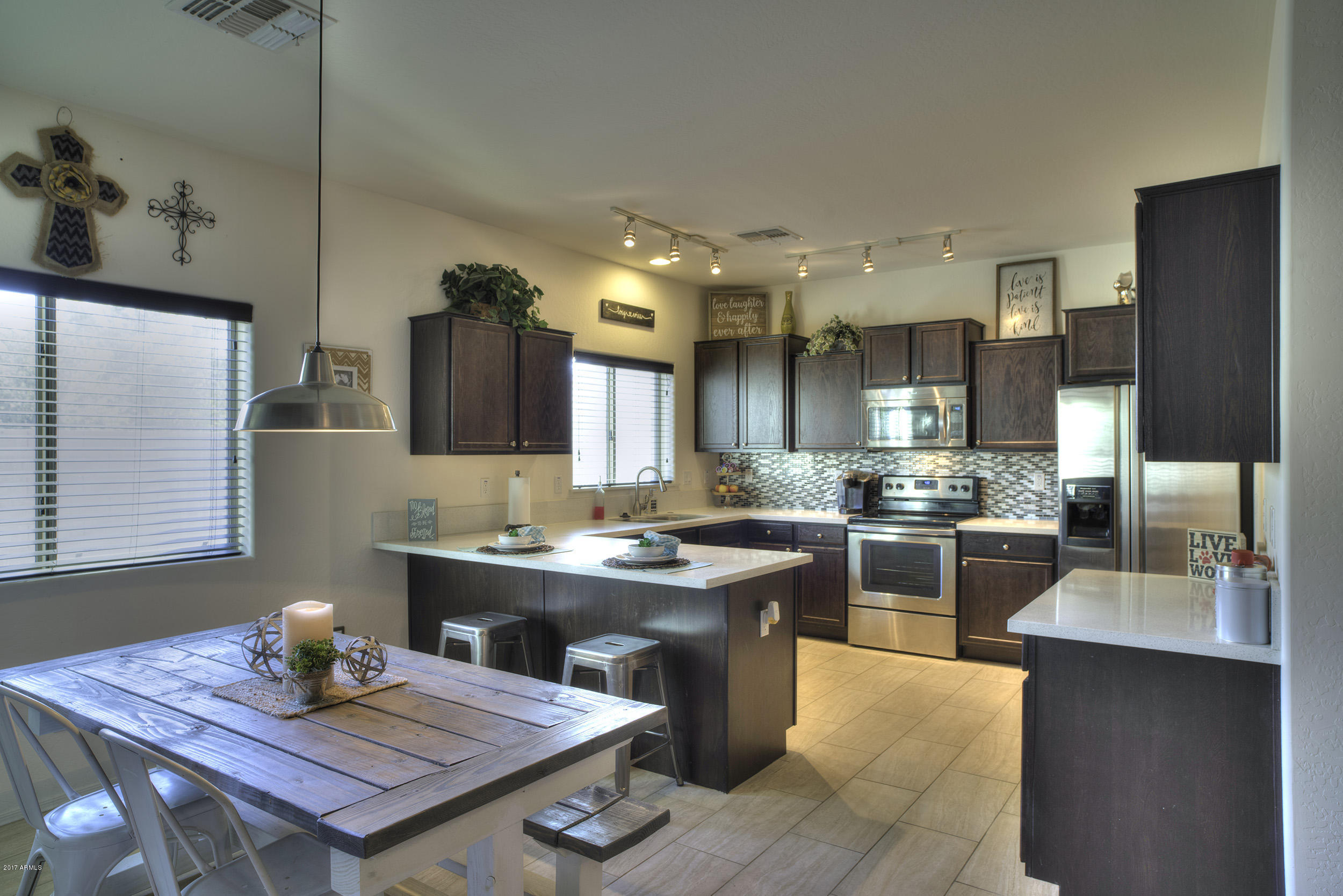 10225 West Camelback Road, Unit 46 Phoenix, AZ 85037 - Photo 4 of 25 Dining Kitchen