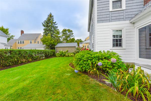 8 Richfield Road Arlington, MA 02474 - Photo 4 of 25 a view of a back yard of the house