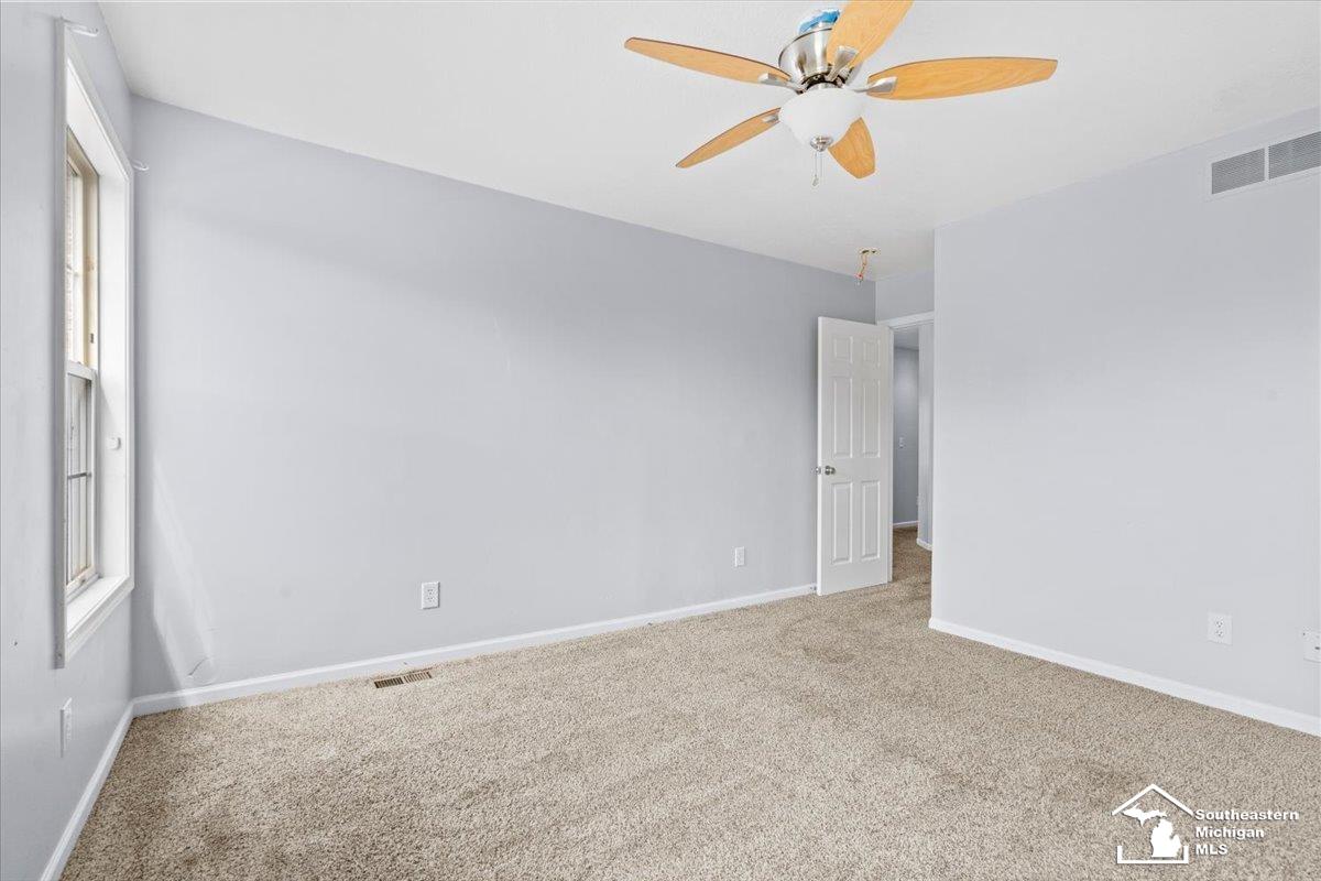 23670 Hall Road Trenton, MI 48183 - Photo 23 of 49 50147533-c4da5137-746c-445a-acfd-02f295f10c7b.JPG