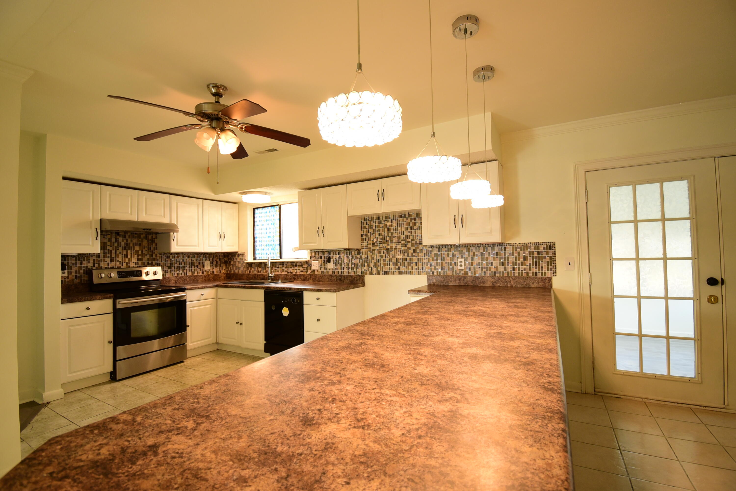 412 Temple Road Ladson, SC 29456 - Photo 4 of 15 DSC_4263
