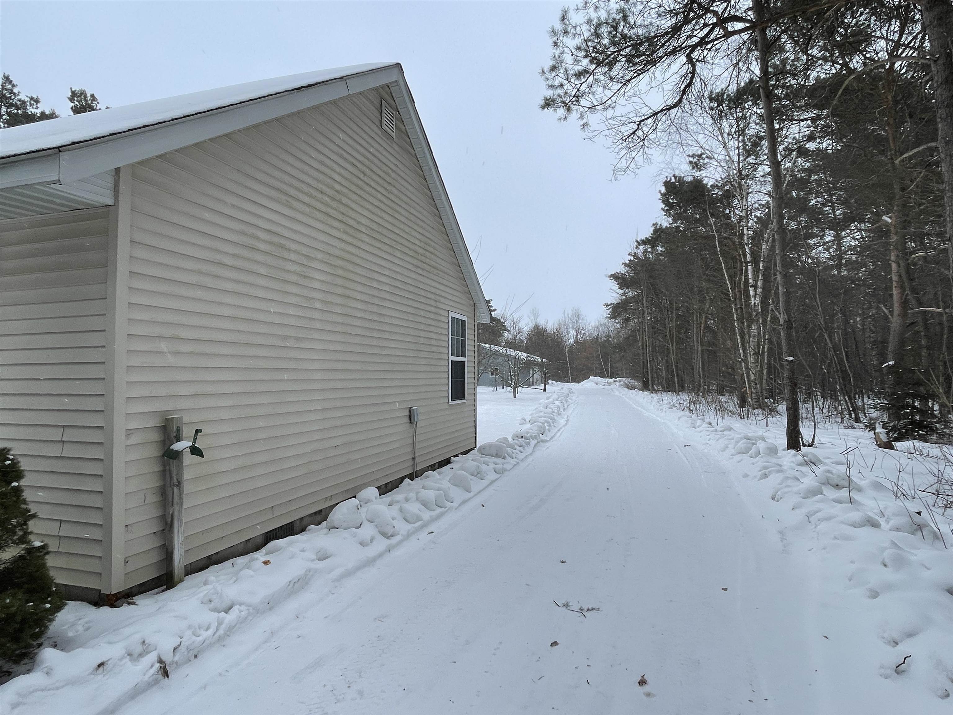 4155 South 39 Road Cadillac, MI 49601 - Photo 6 of 39 1896894-5.JPG