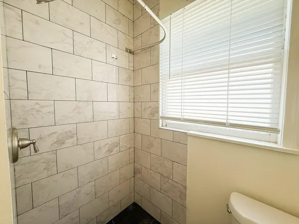 $950 | 4612 Junius Street, Unit B, Dallas, TX 75246