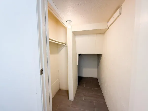 $950 | 4612 Junius Street, Unit B, Dallas, TX 75246