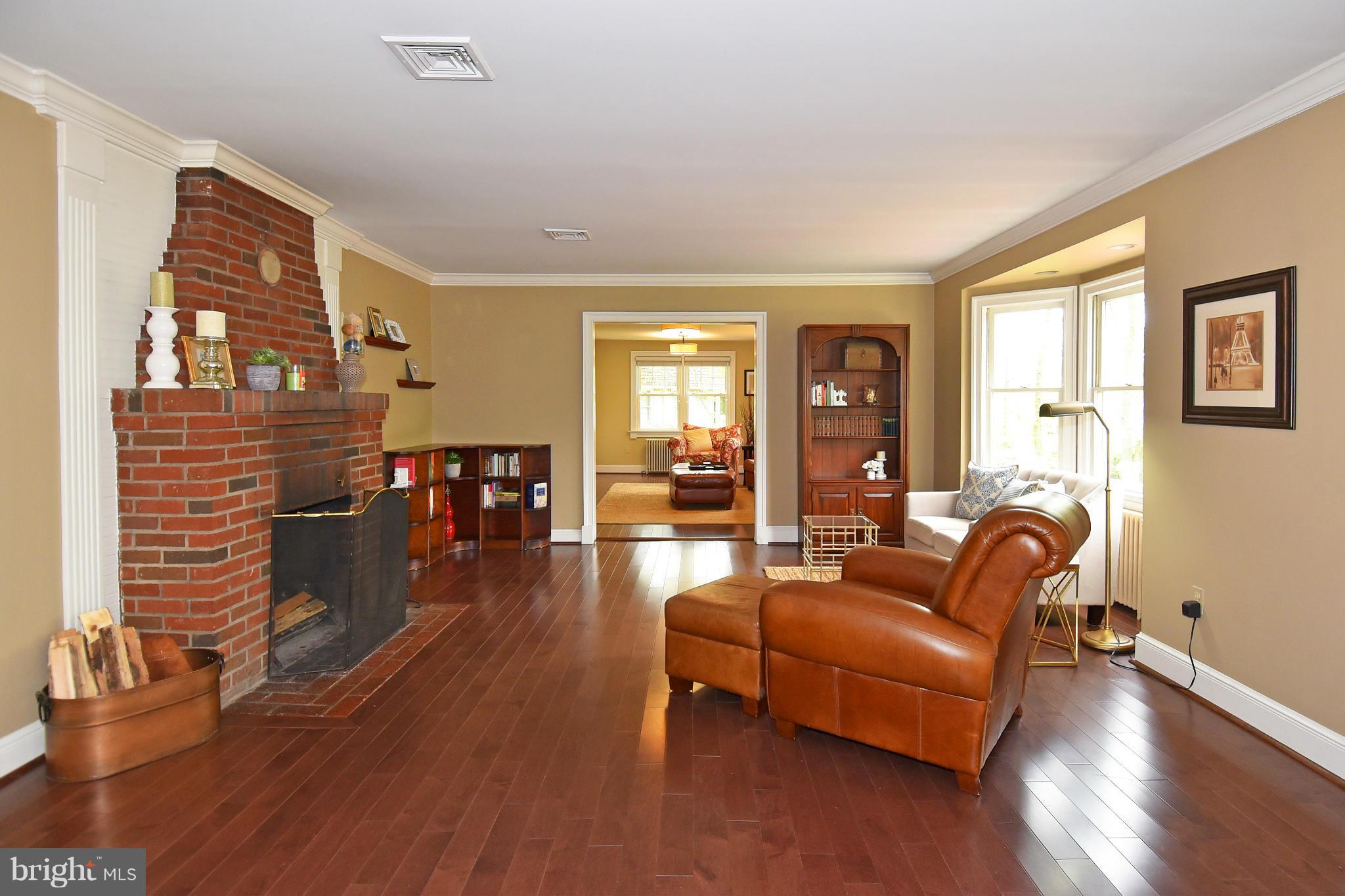 7104 Triad Way Springfield, VA 22151 - Photo 2 of 30 Living Room