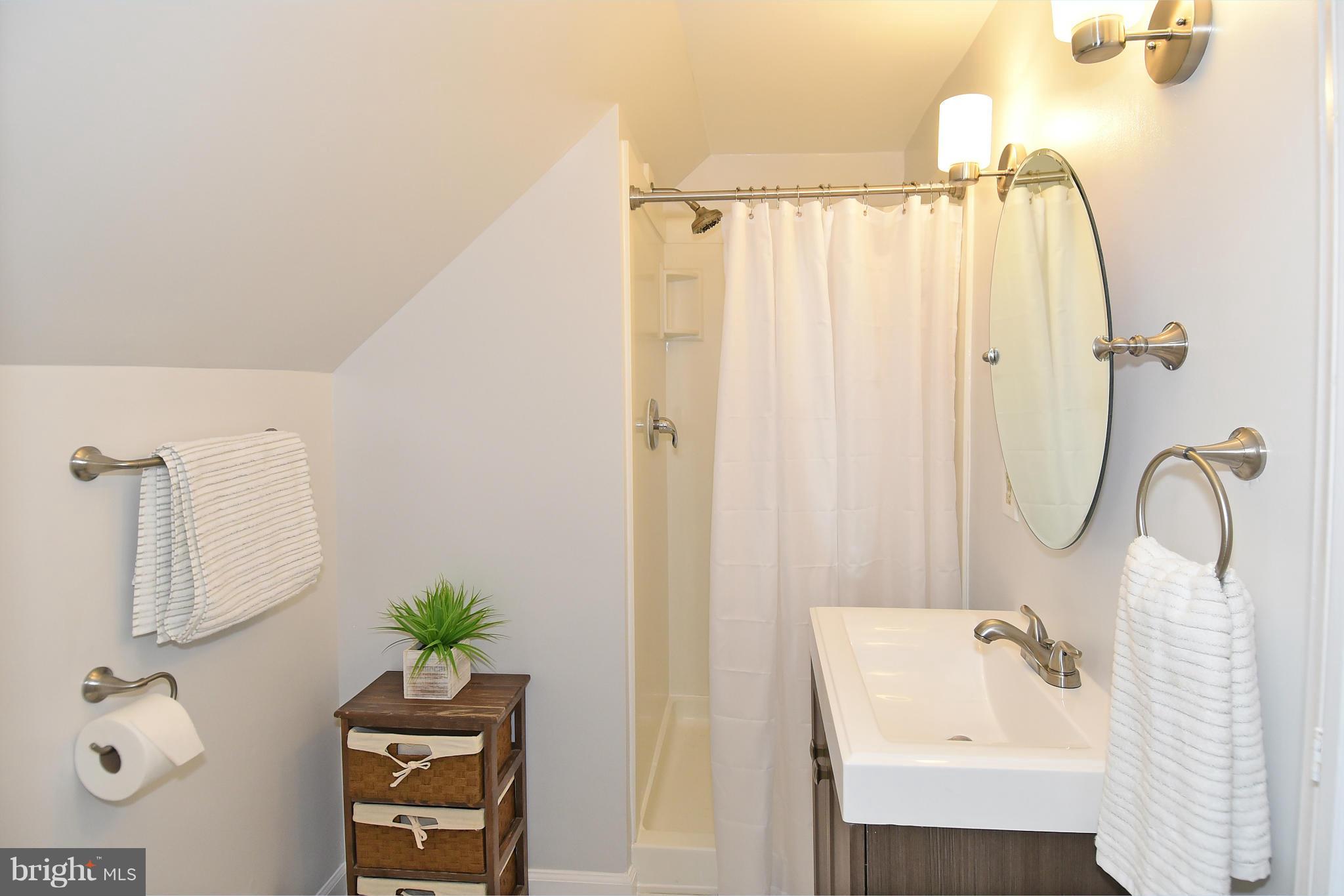 7104 Triad Way Springfield, VA 22151 - Photo 23 of 30 Bath
