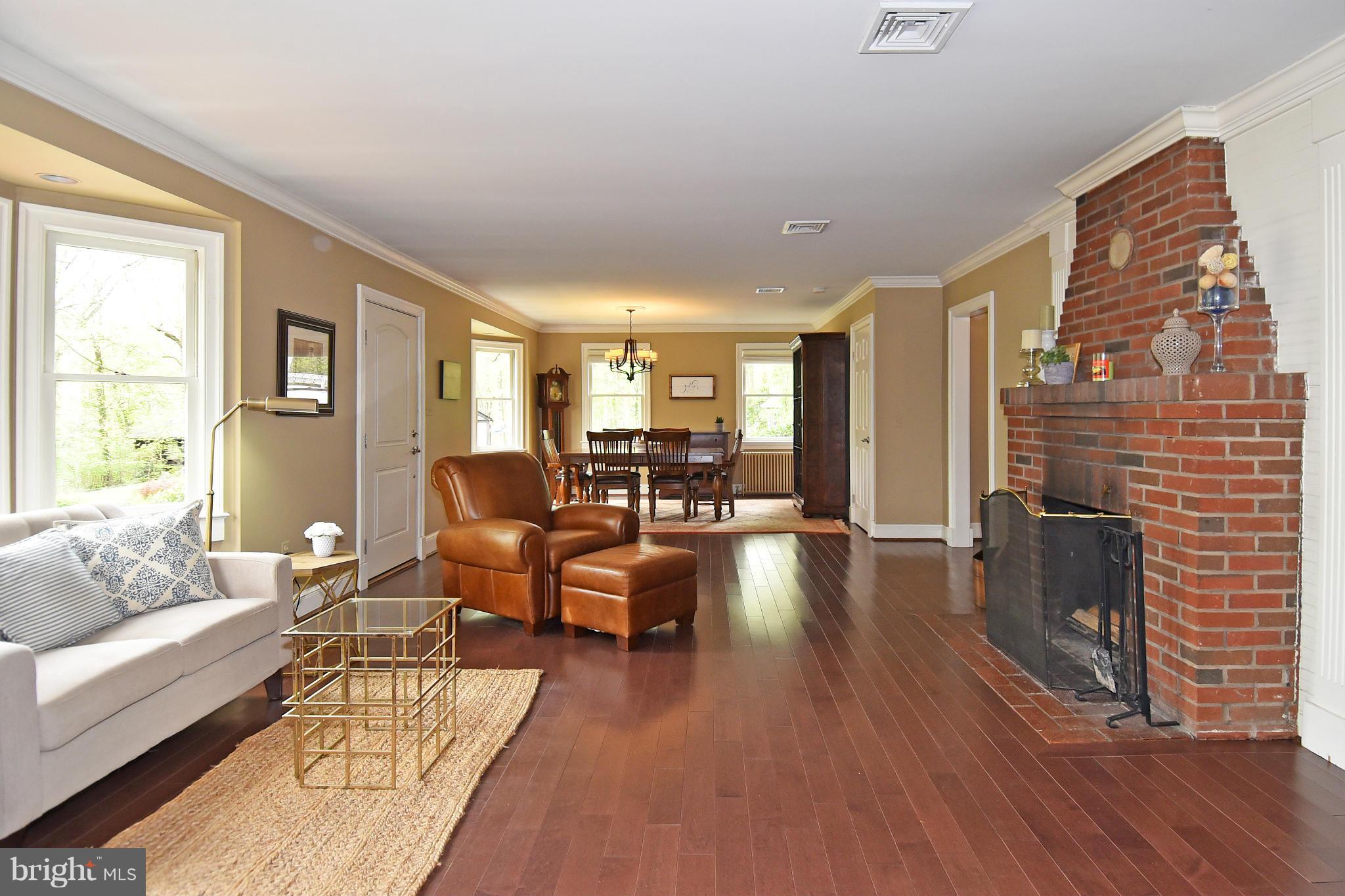 7104 Triad Way Springfield, VA 22151 - Photo 6 of 30 Living Room