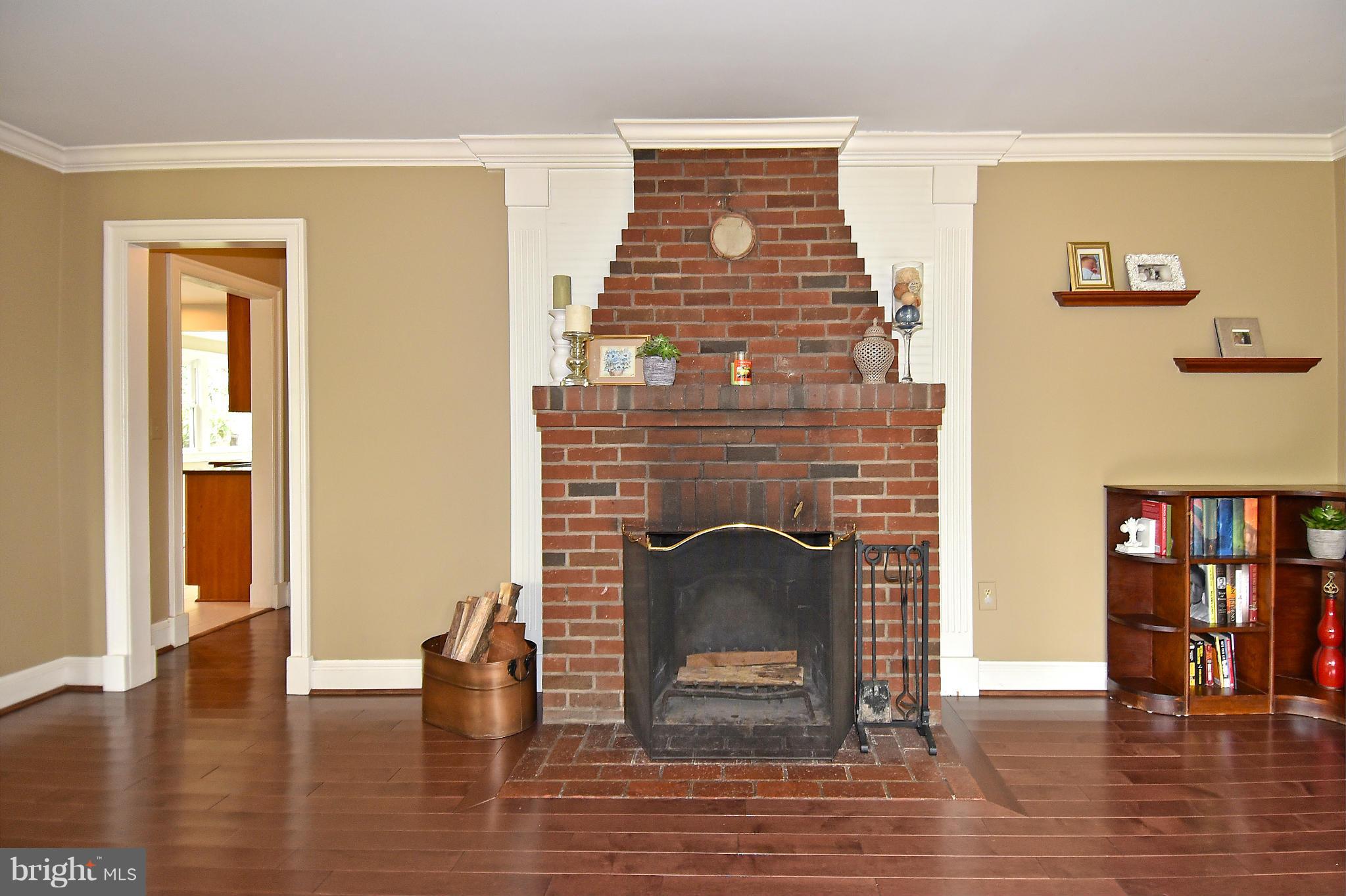 7104 Triad Way Springfield, VA 22151 - Photo 7 of 30 Living Room