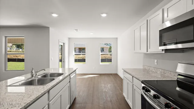 $292,400 | 252 Raulston Drive, Byram, MS 39272