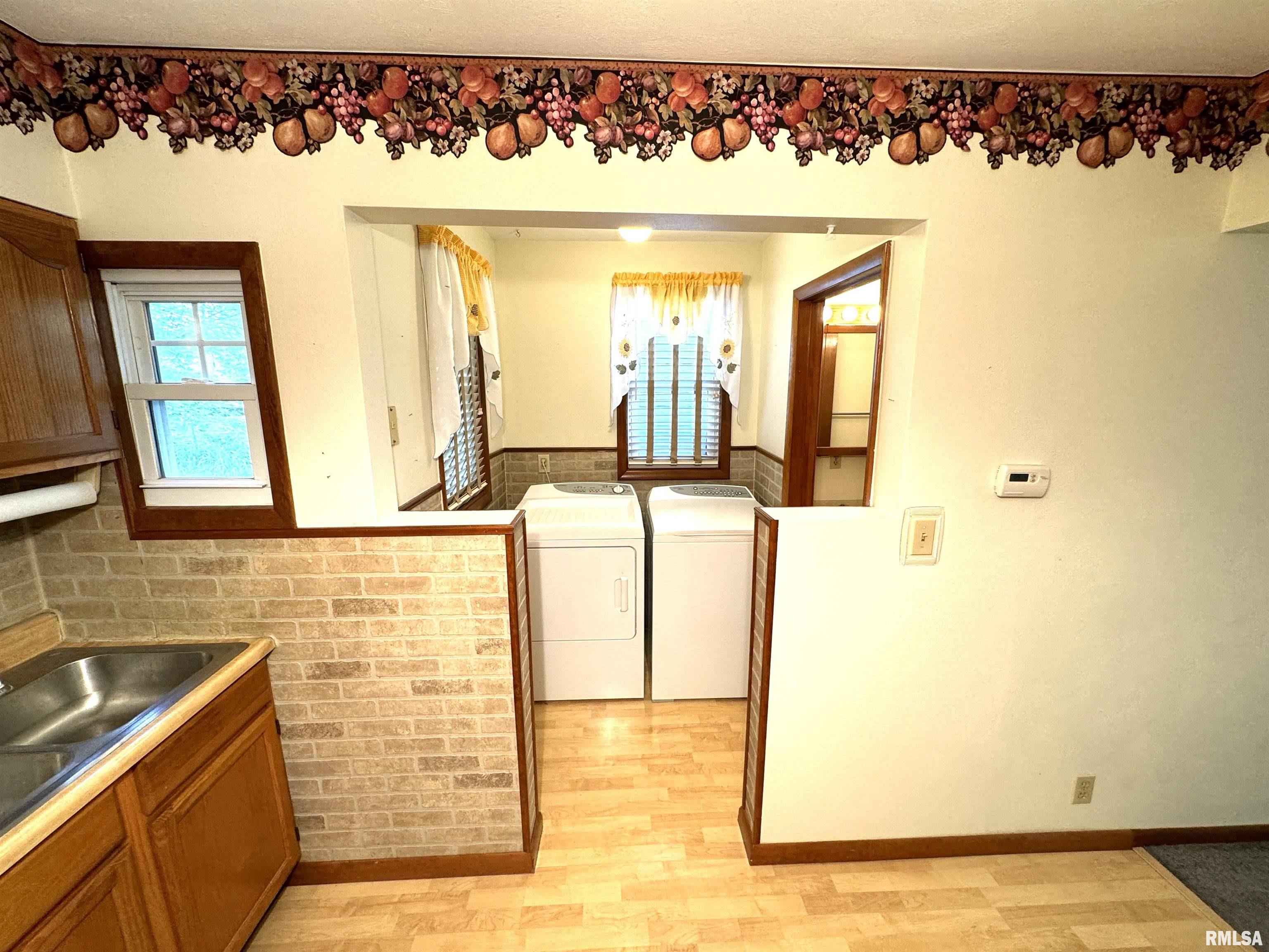 28 West Maple Street Canton, IL 61520 - Photo 13 of 27