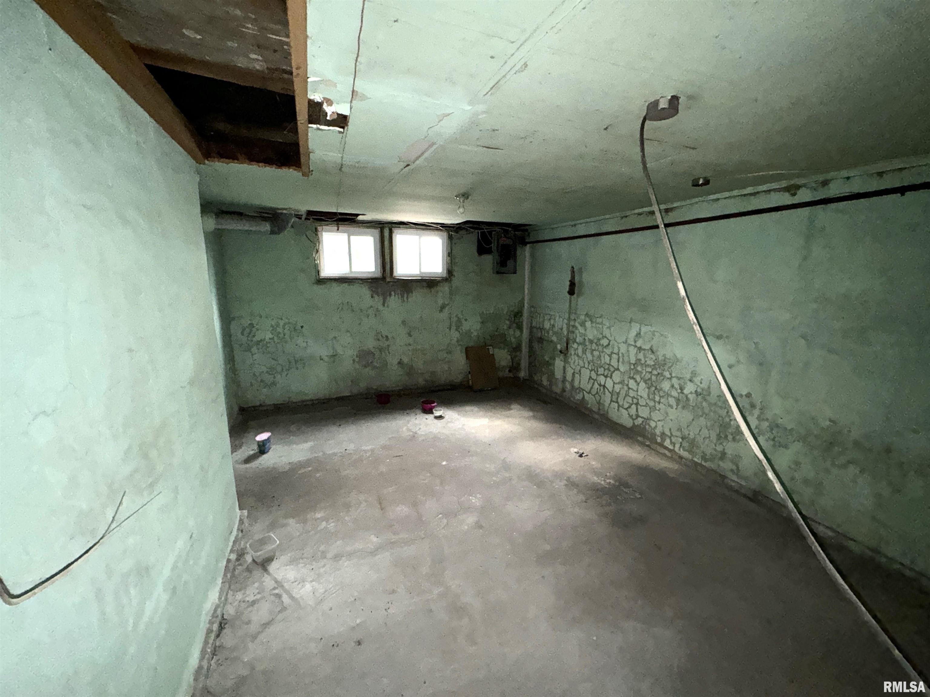 28 West Maple Street Canton, IL 61520 - Photo 23 of 27