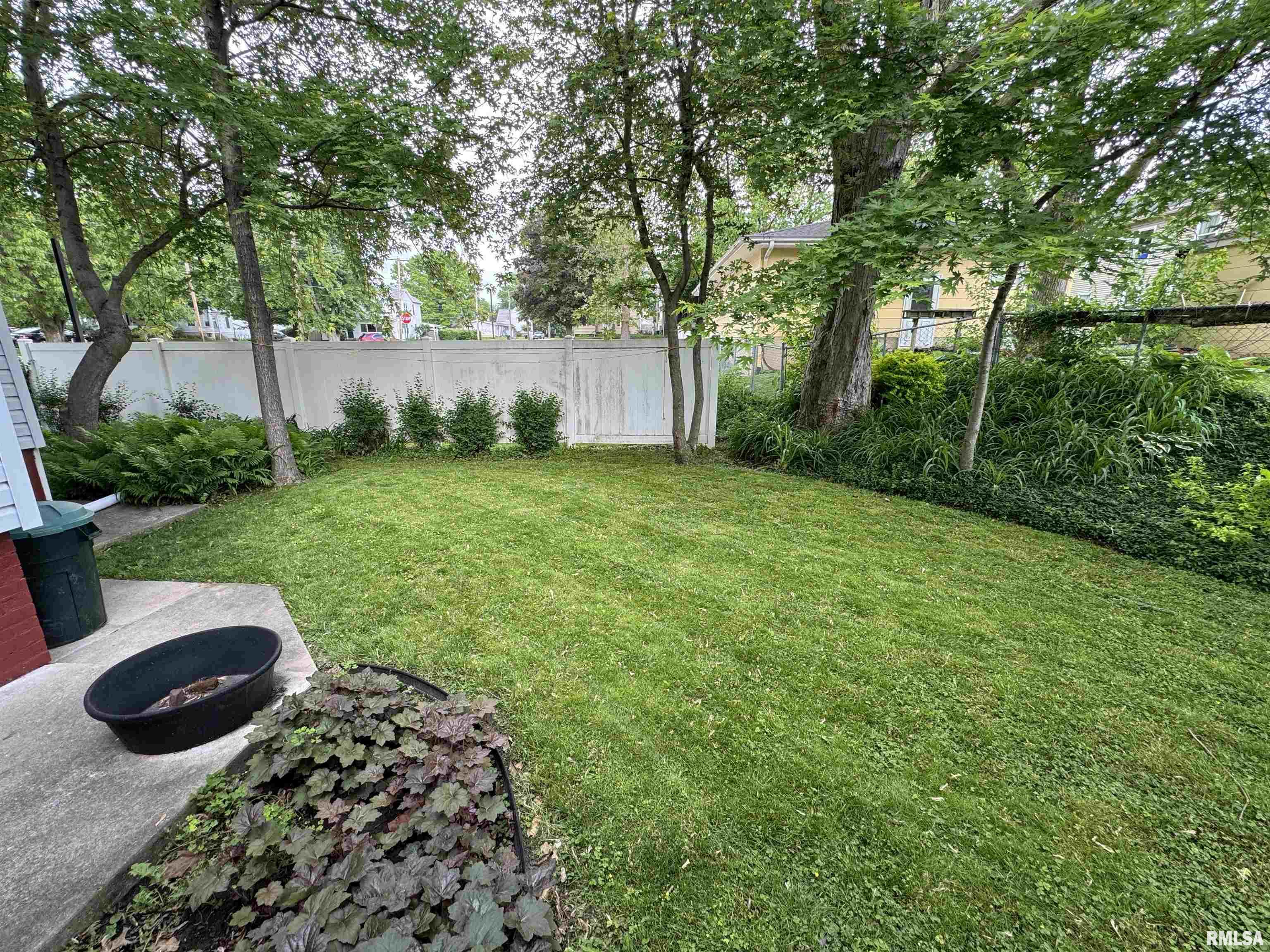 28 West Maple Street Canton, IL 61520 - Photo 24 of 27