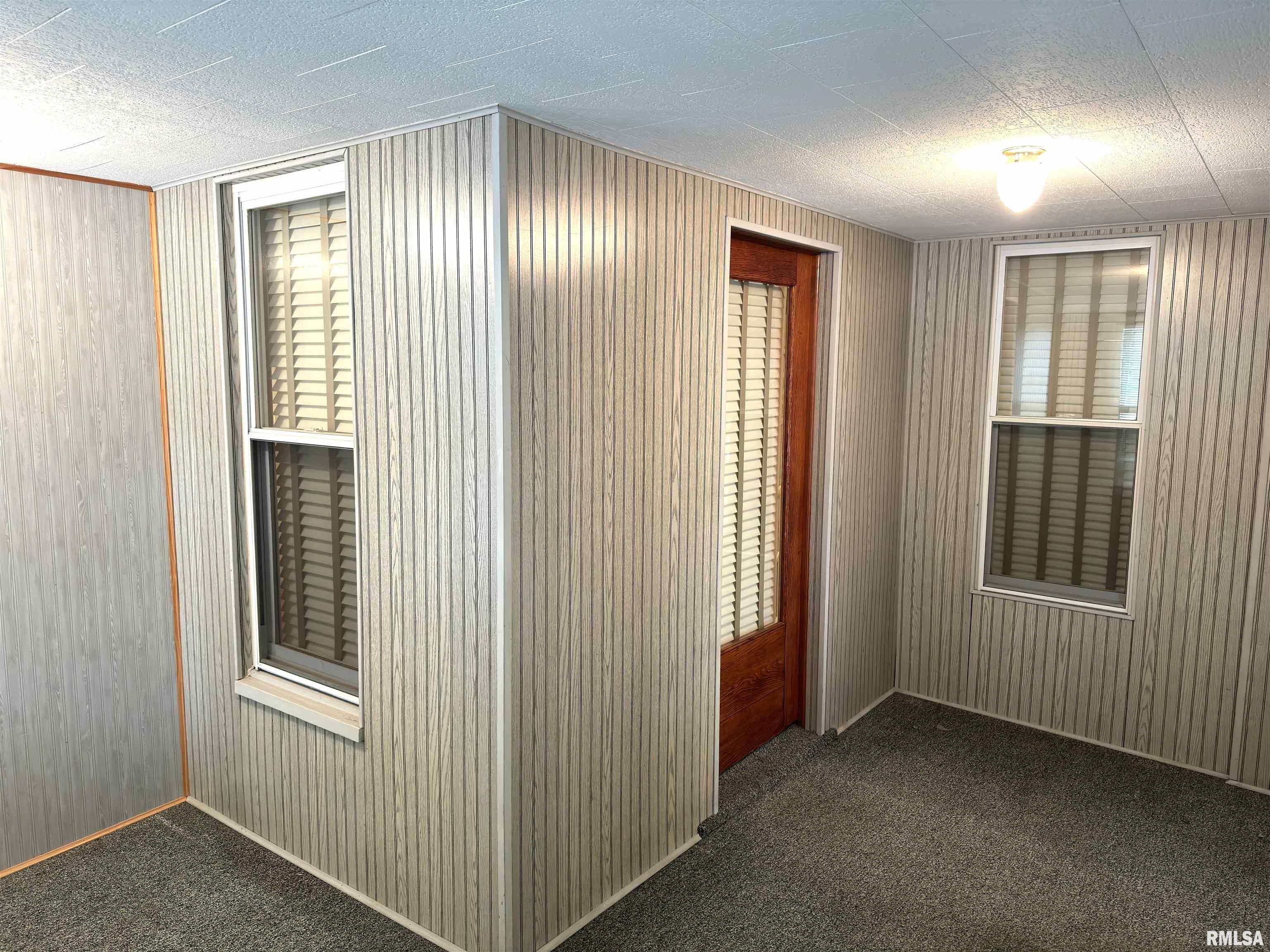 28 West Maple Street Canton, IL 61520 - Photo 6 of 27