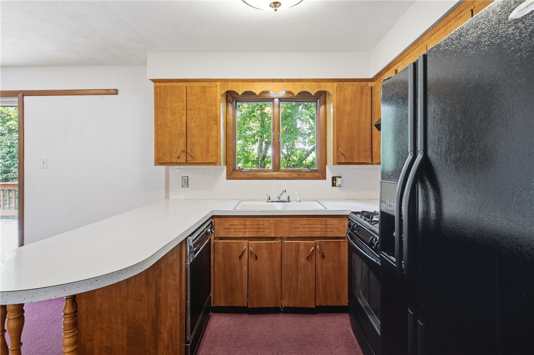 251 Madeleine Avenue Woonsocket, RI 02895 - Photo 12 of 44