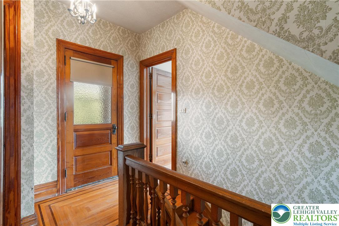4349 Main Street Whitehall, PA 18052 - Photo 28 of 42 2nd Floor Hallway
