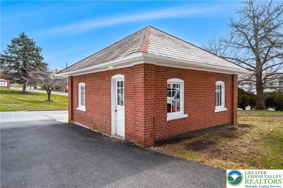 4349 Main Street Whitehall, PA 18052 - Photo 10 of 59 2 Car Detached Garage