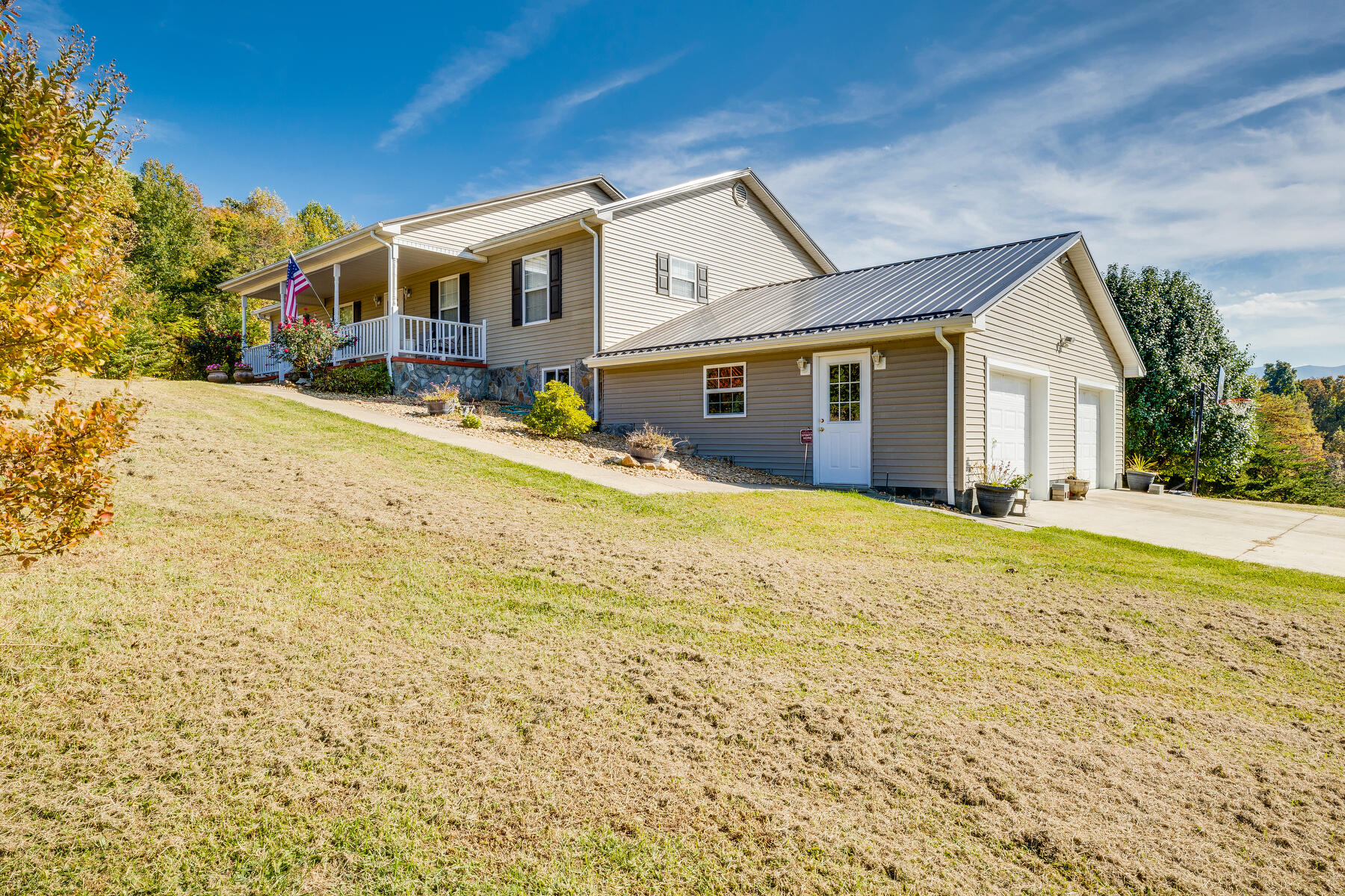 610 Chestnut Ridge Road Afton, TN 37616 - Photo 3 of 44 003