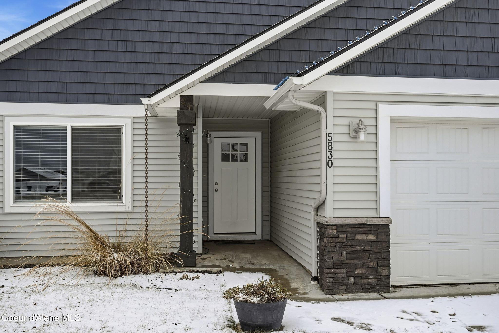 5830 West Irish Drive Rathdrum, ID 83858 - Photo 2 of 24 Front