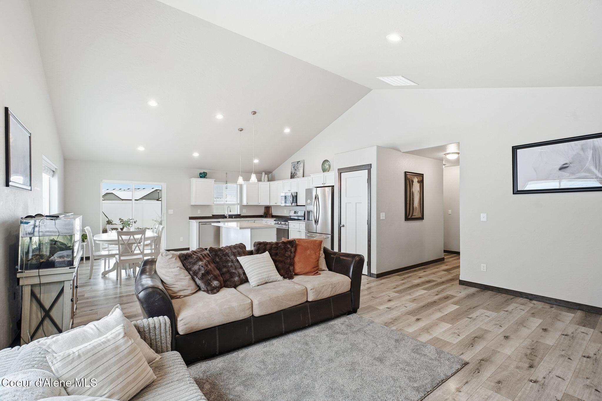 5830 West Irish Drive Rathdrum, ID 83858 - Photo 5 of 24 Living Area