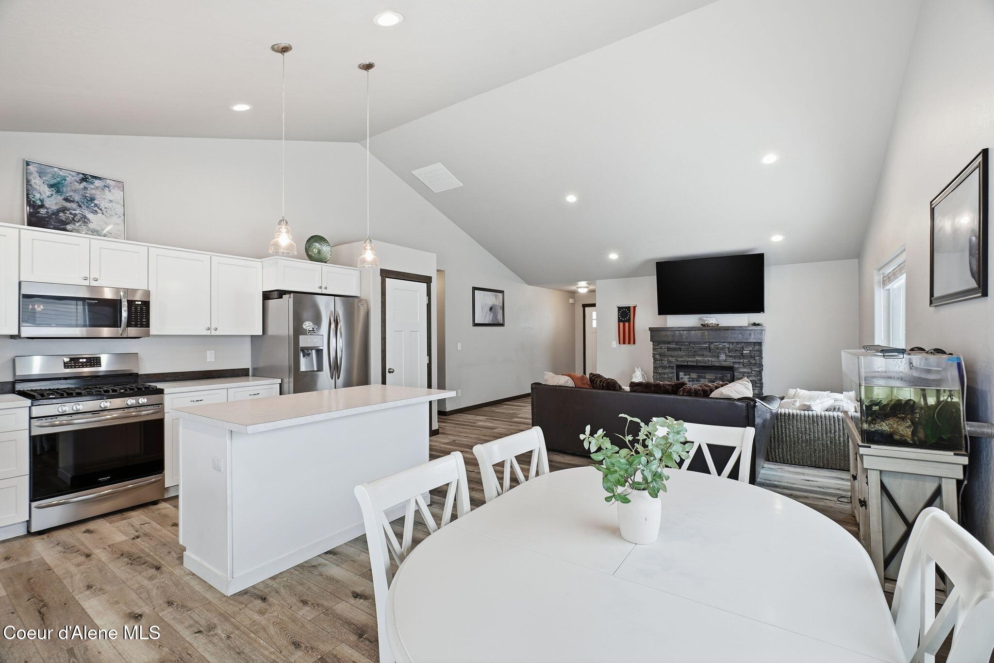 5830 West Irish Drive Rathdrum, ID 83858 - Photo 7 of 24 Dining/Kitchen