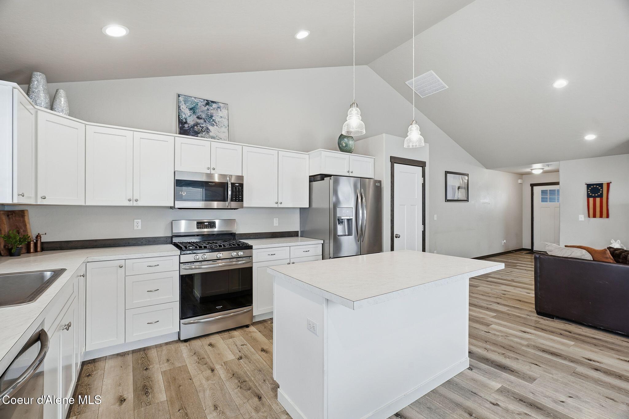 5830 West Irish Drive Rathdrum, ID 83858 - Photo 10 of 24 Kitchen