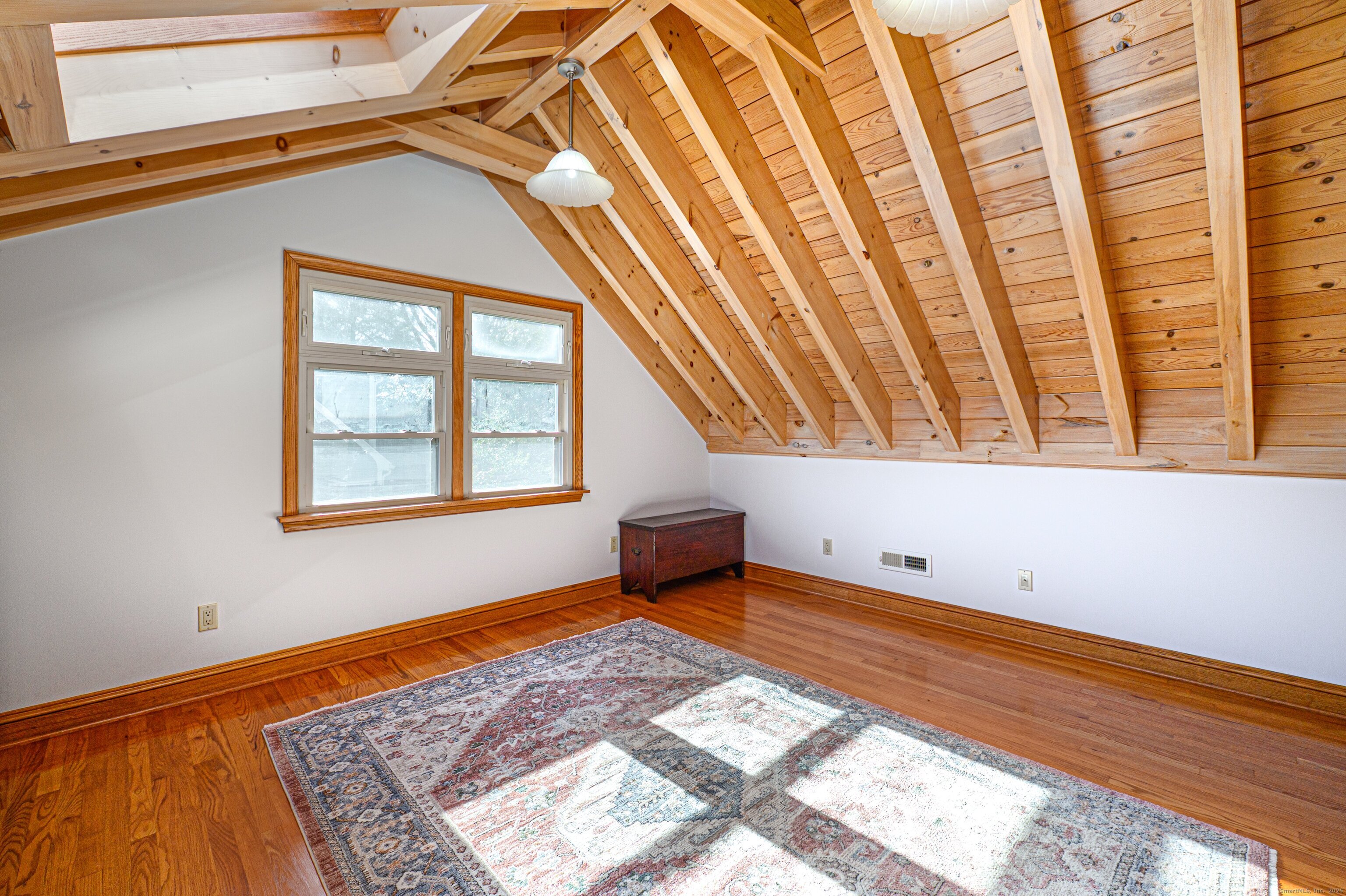 975 Wolf Hill Road Cheshire, CT 06410 - Photo 16 of 40 a backyard of a house