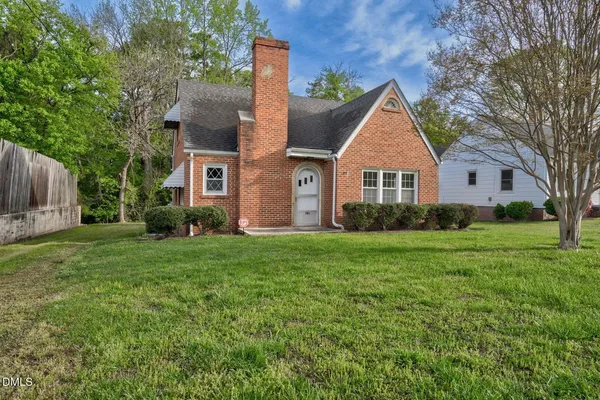 $215,000 | 701 East Nash Street, Spring Hope, NC 27882