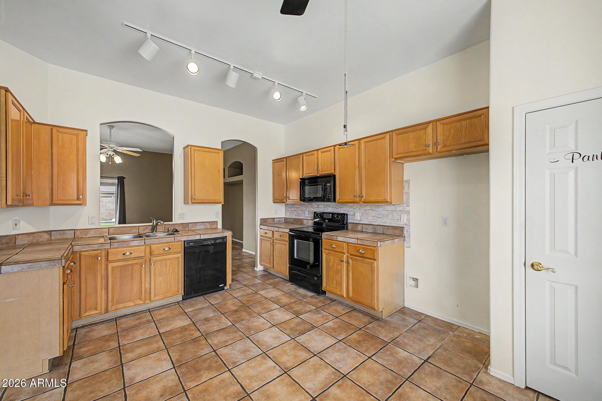 741 East Ranch Road Gilbert, AZ 85296 - Photo 12 of 39