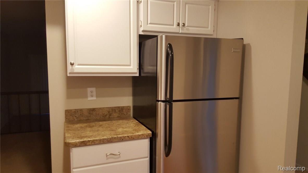24874 Chalk Farm Road North Warren, MI 48091 - Photo 5 of 27 20160803_203624.jpg