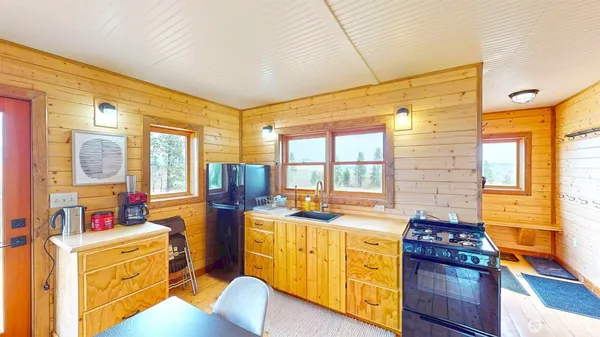 $1,500,000 | 156 Poechmann Road, Okanogan, WA 98840