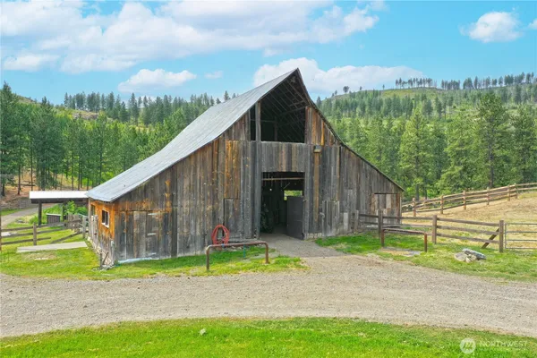 $1,500,000 | 156 Poechmann Road, Okanogan, WA 98840