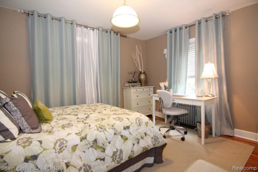 1351 East Maple Road Birmingham, MI 48009 - Photo 13 of 32 1st Floor Bedroom