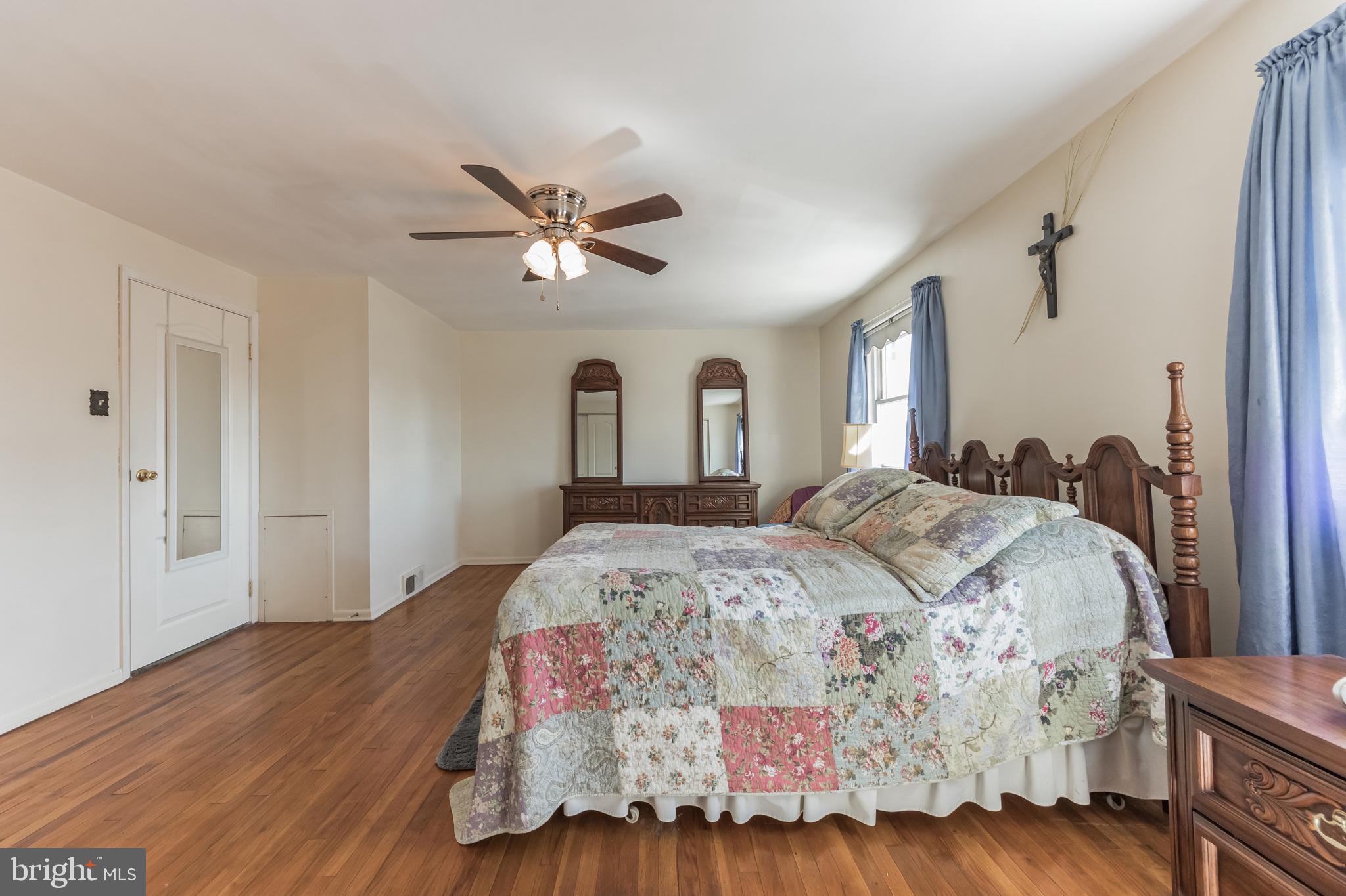 12718 Hollins Road Philadelphia, PA 19154 - Photo 15 of 28
